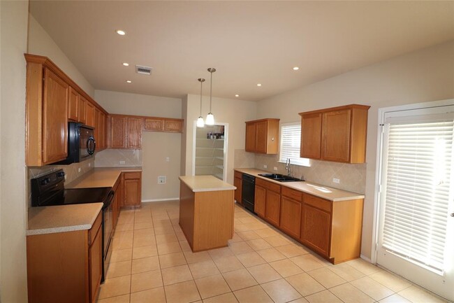 Building Photo - 1012 Gentry Dr
