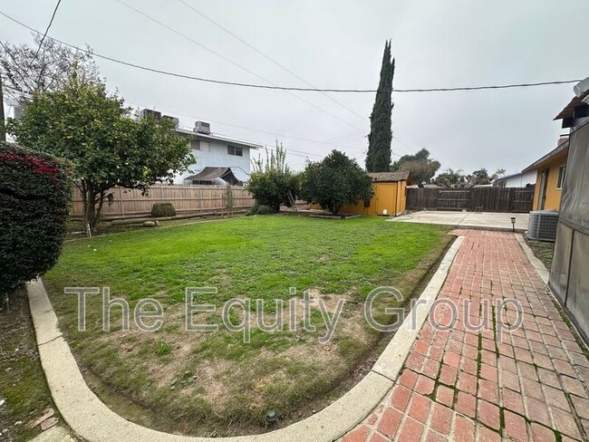 Building Photo - 1413 W Cambridge Ave