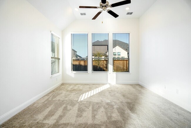 Building Photo - 7470 Sanctuary Dr