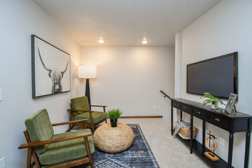 Building Photo - 6115 S Alki Pl