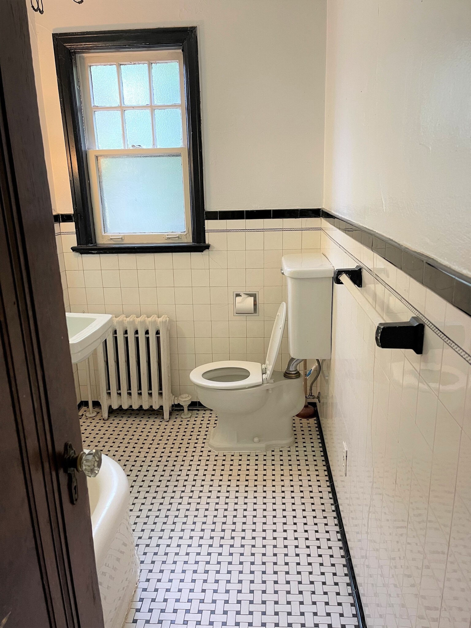 Building Photo - 1405 Severn St