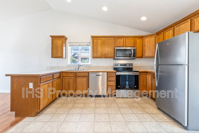 Building Photo - 5204 Desert Dove Loop
