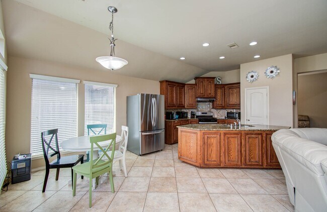 Building Photo - 13312 Highland Lake Ln
