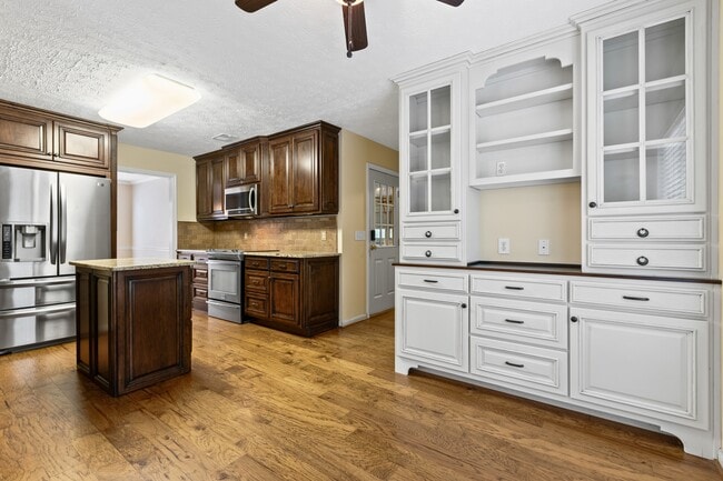 Building Photo - 359 Estate Ave