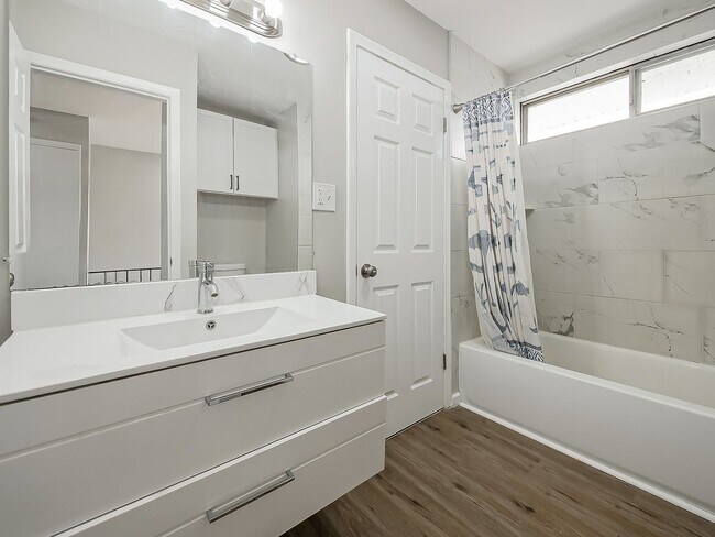 Building Photo - Easy Living in White Lake 2 Bed Home in Great Location