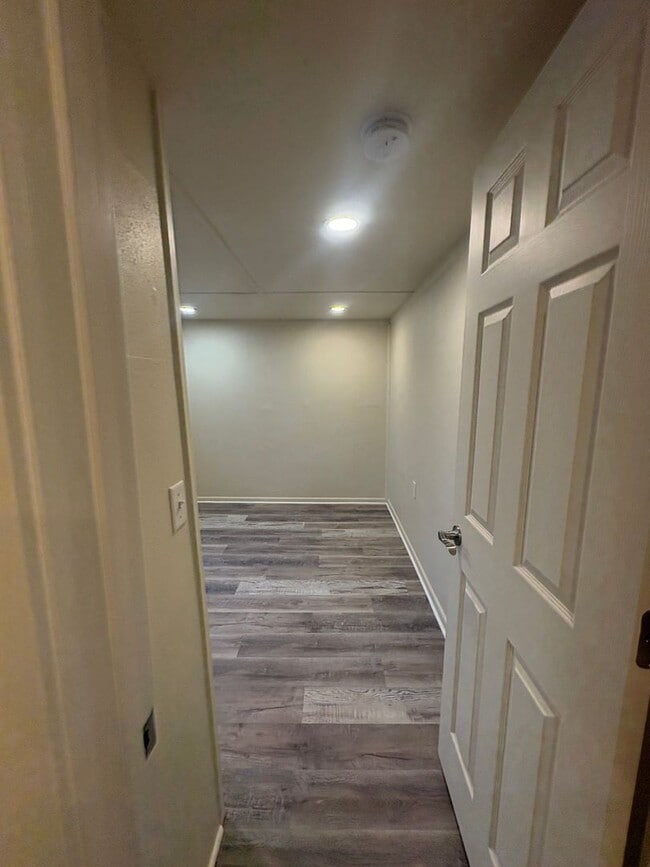 Building Photo - 1 Bedroom Apartment in Camellia Park