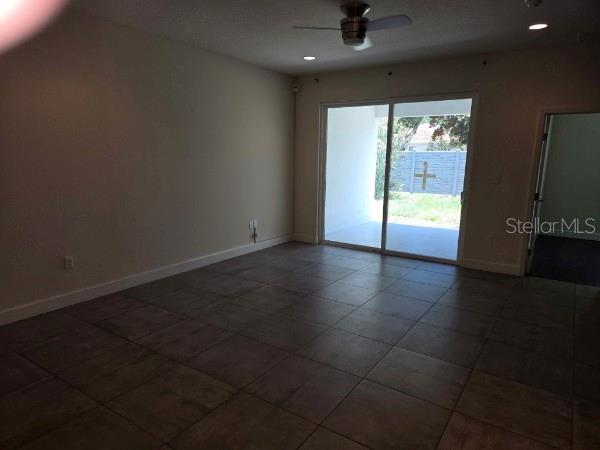 Building Photo - 922 Centaury Dr