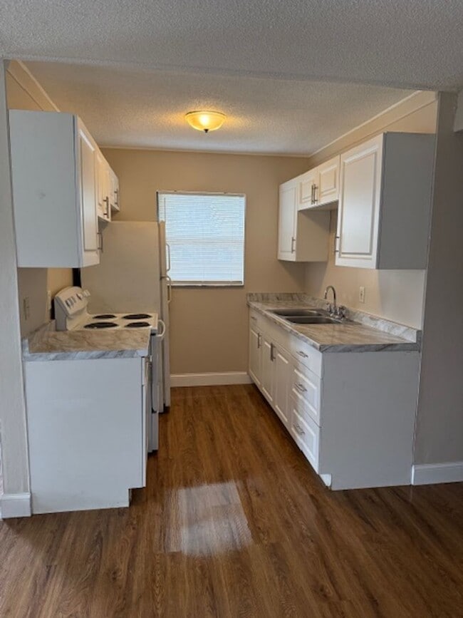 Building Photo - 2/1 Unit for rent in Titusville