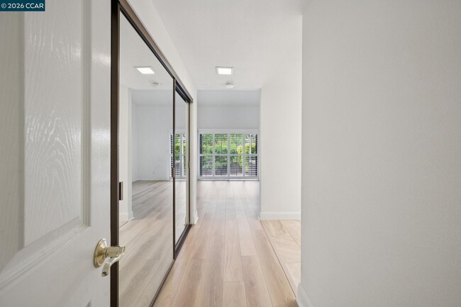 Building Photo - 2137 Presidio Ct