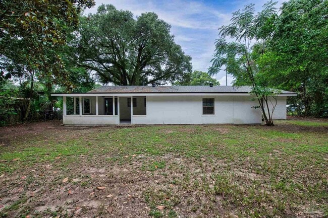 Building Photo - 3760 Bayou Blvd