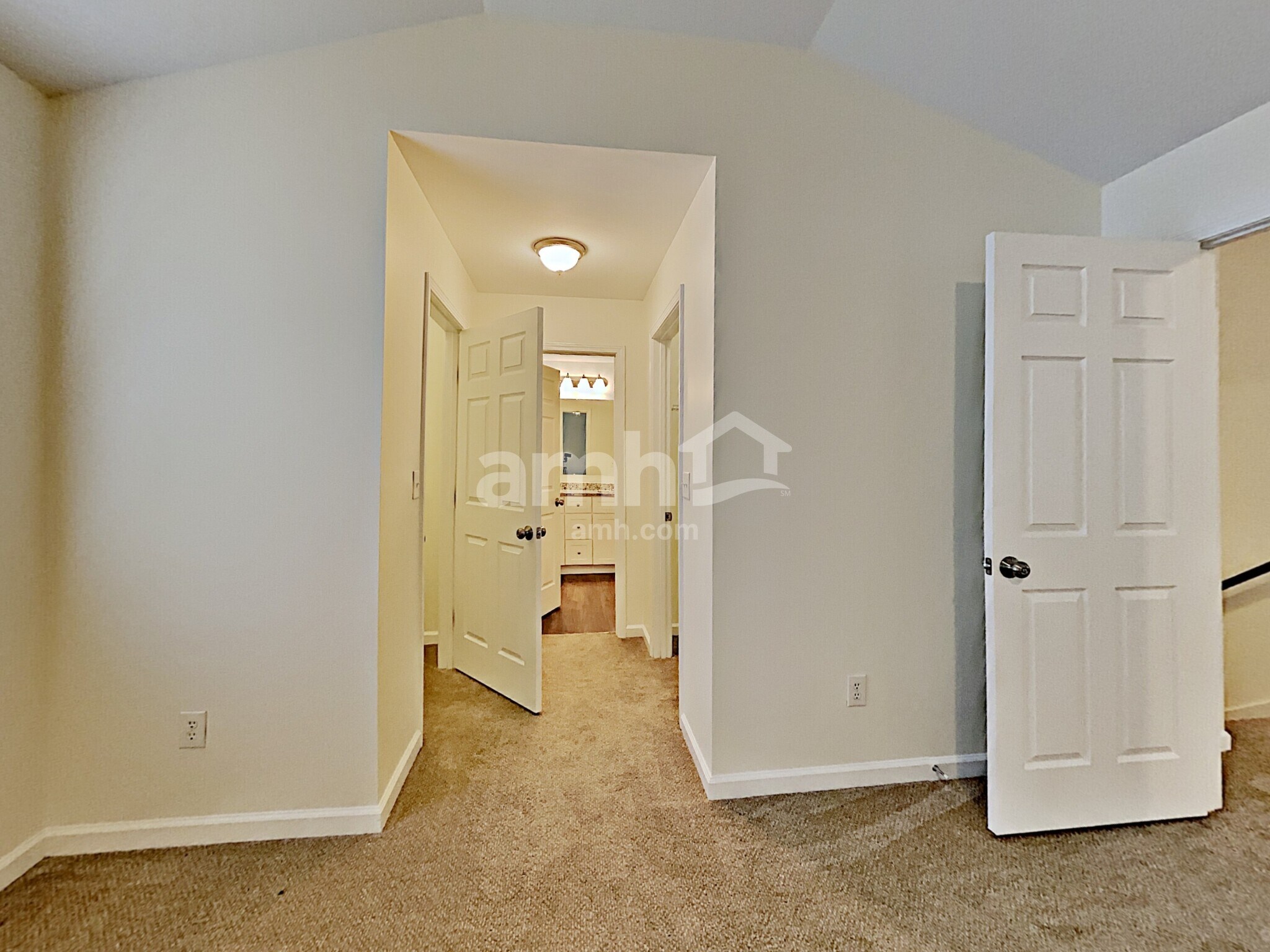 Building Photo - 204 Bates Ct