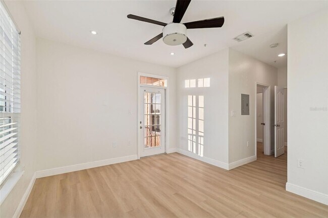 Building Photo - 5000 Culbreath Key Way