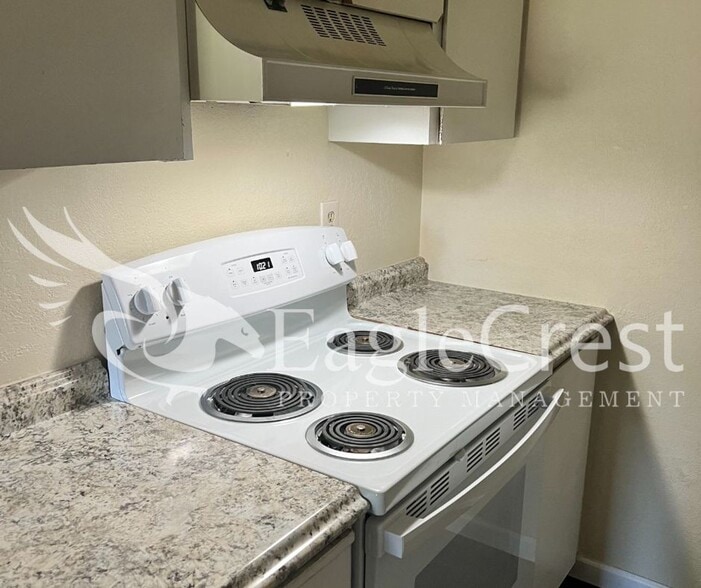 Building Photo - 320NEC