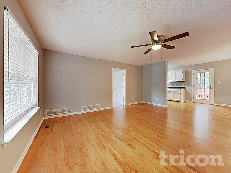 Building Photo - 213 Martins COurt