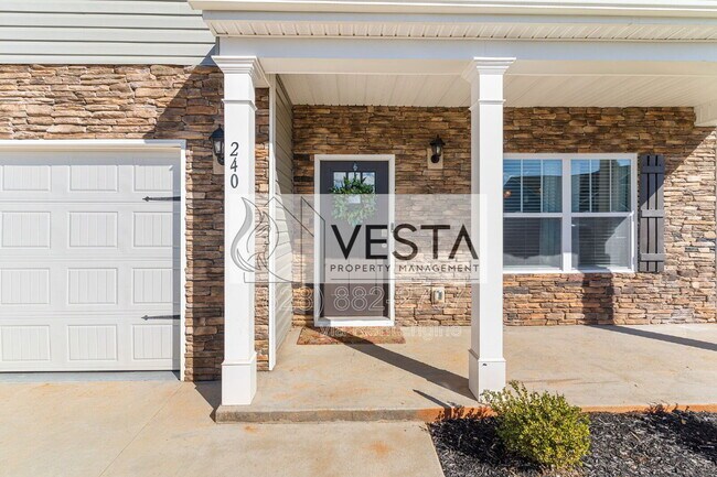 Building Photo - 240 Ridgeview Ln