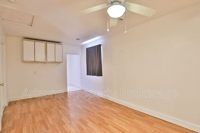 Building Photo - 8041 N 30th Dr