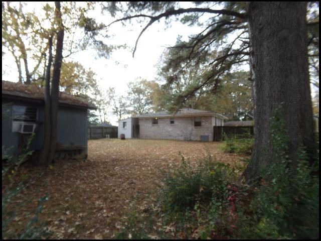 Building Photo - 107 S Holly St