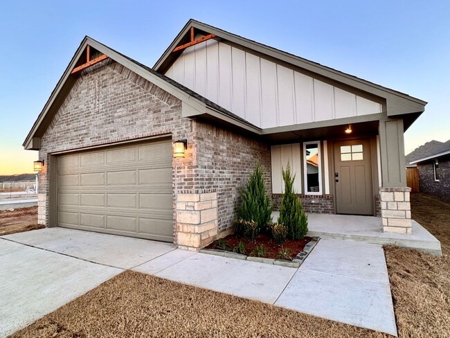 Building Photo - 1112 SW 139th Ter