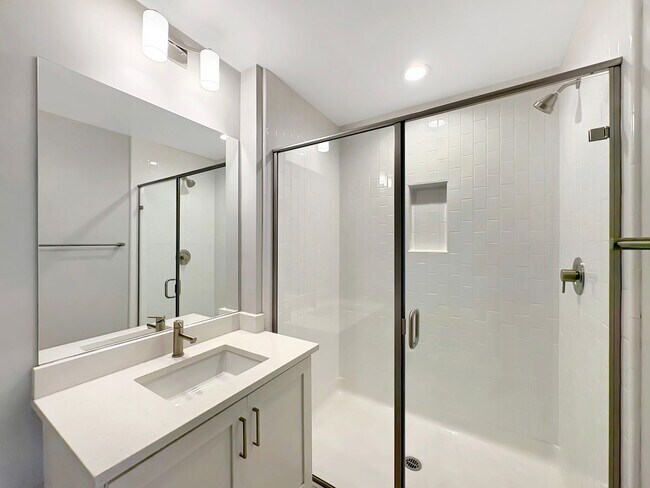 Building Photo - Spacious San Elijo Hills Home with 2-car G...