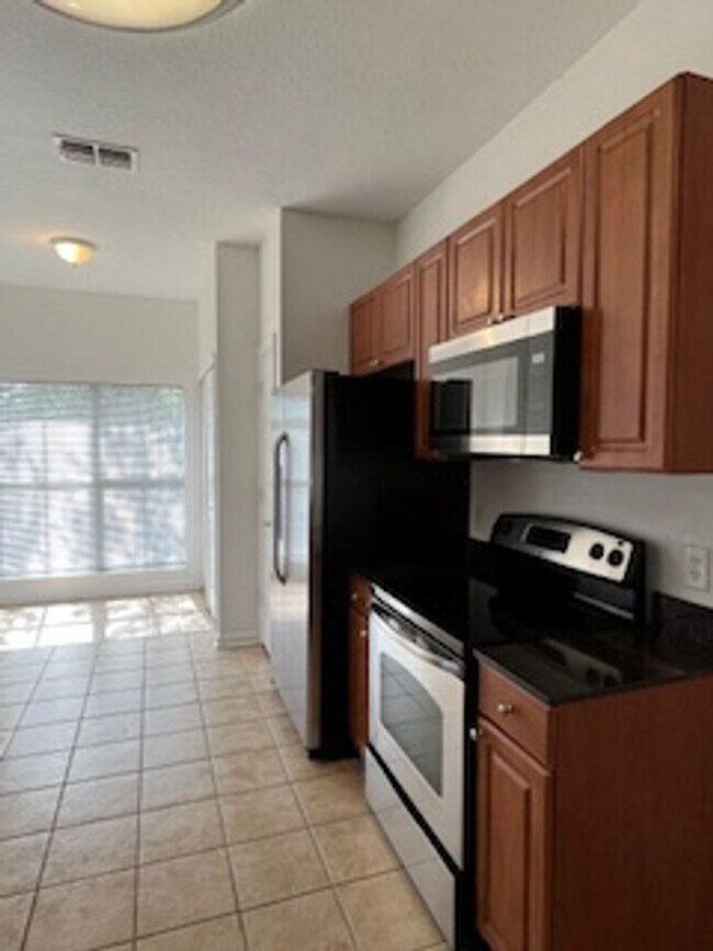 Building Photo - Beautiful Wexford Townhome!