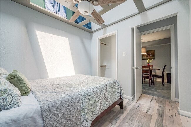 Building Photo - 1723 Rock Fence Dr