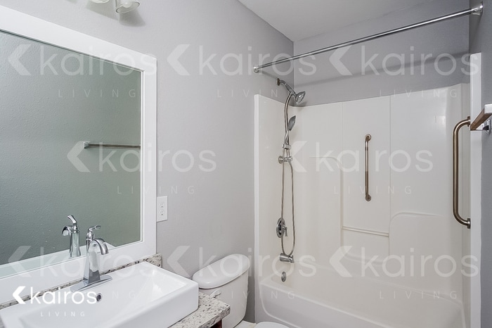 Building Photo - 3703 Avalon Lake Dr SW