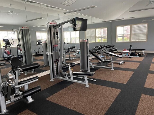 Building Photo - 1664 Beckenham Wy