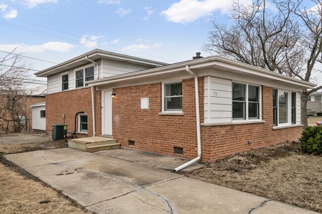 Building Photo - 172 Strieff Ave