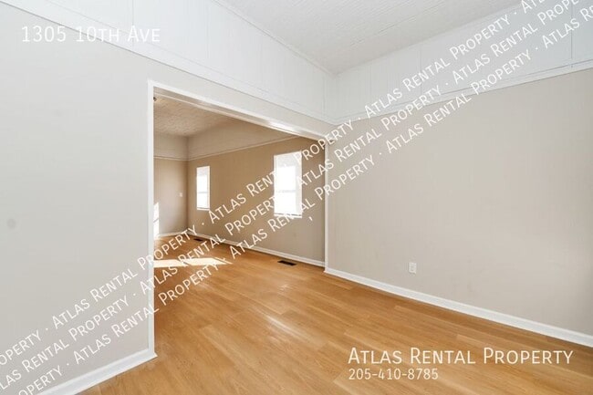 Building Photo - 1305 10th Ave