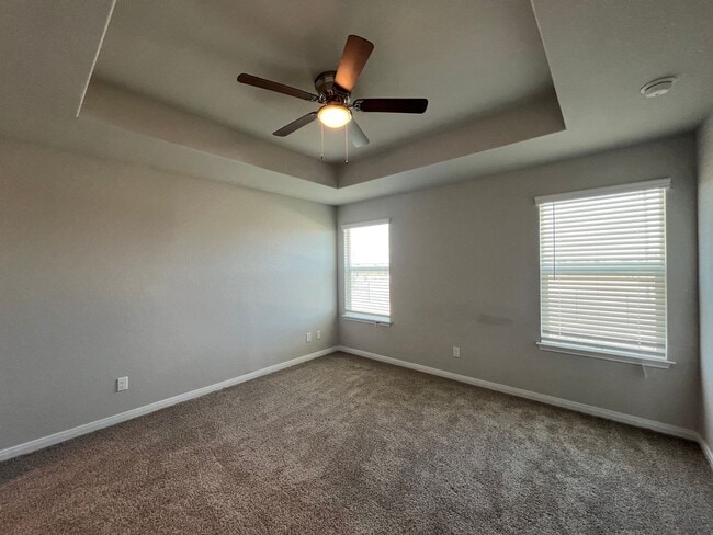 Building Photo - Luxury 3/2 Duplex in Seguin, Texas