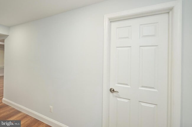 Building Photo - 9900 Kingsbridge Dr