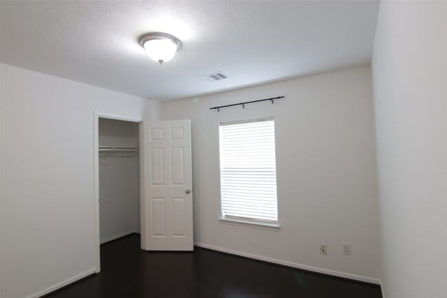 Building Photo - 25118 Hazel Ranch Dr