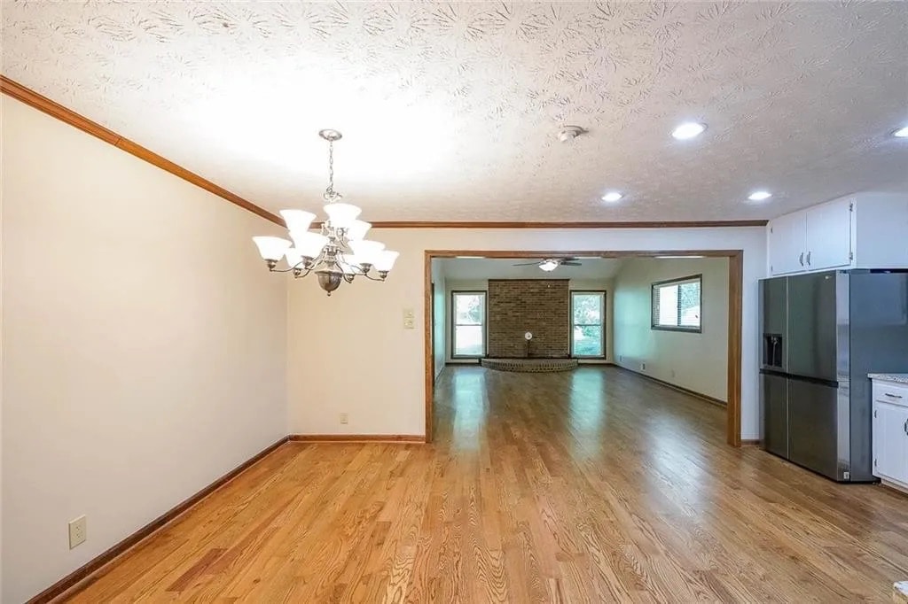 Building Photo - Room in Single Family Home on Azalea Dr