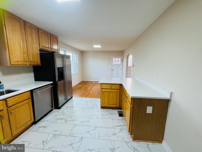 Building Photo - 8111 Analee Ave