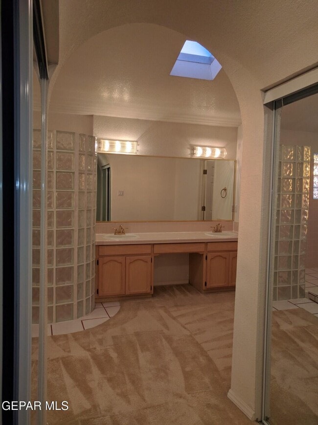 Building Photo - 7417 Mission Viejo Dr