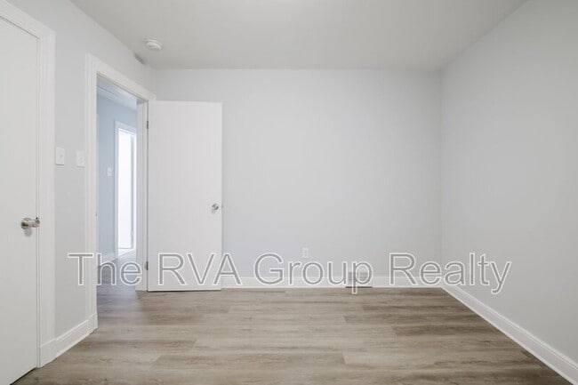 Building Photo - 4930 Bethlehem Rd