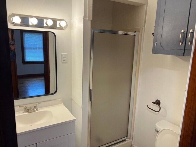 Building Photo - inviting 3-bedroom, 2-bath residence