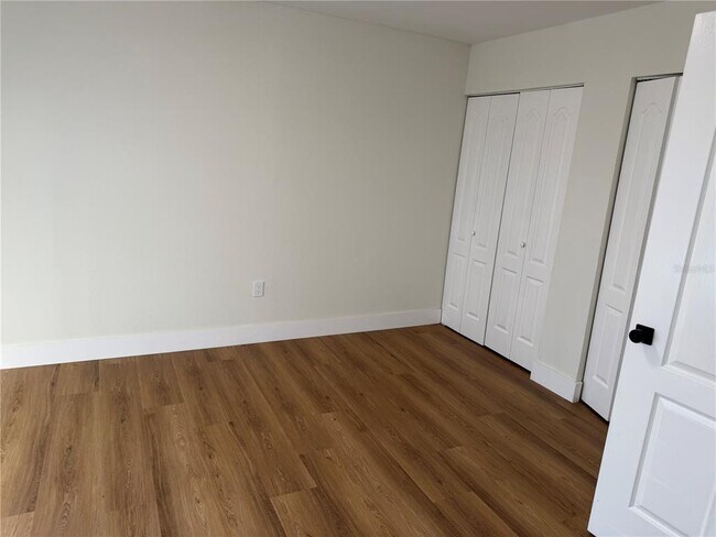 Building Photo - 2013 Dixie Belle Dr