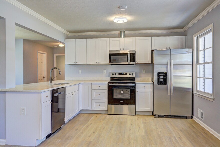 Building Photo - 469 Dogwood Dr