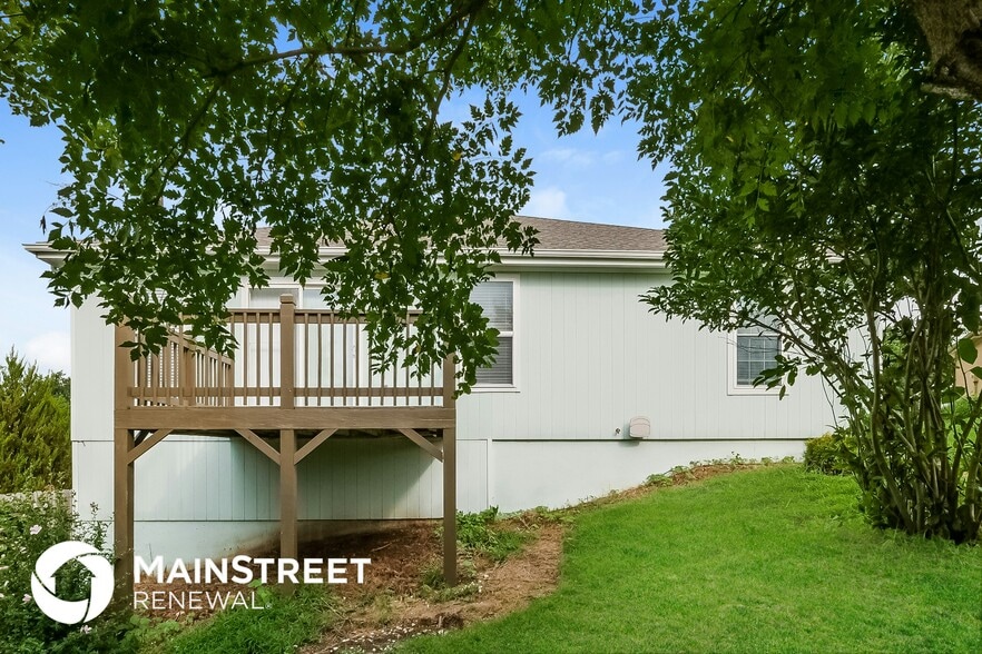 Building Photo - 15785 Meadow Ct