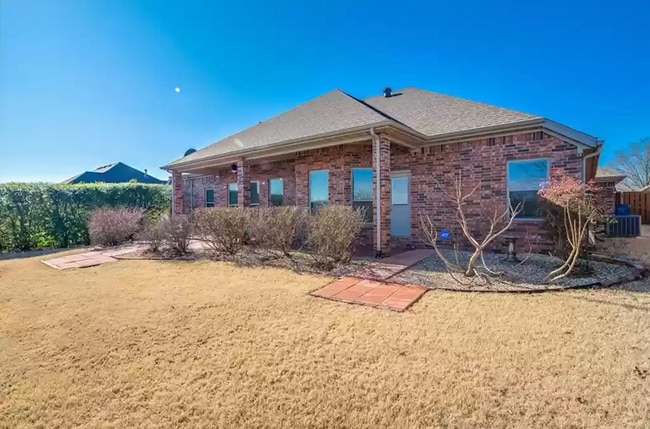 Building Photo - 2705 SW Glenn Ridge Rd