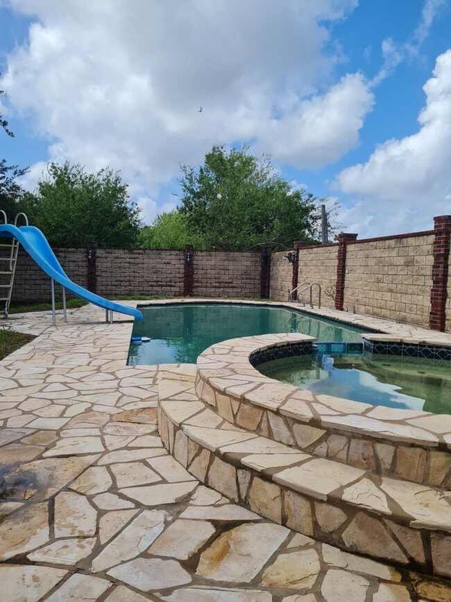 Building Photo - 21796 Stuart Place Rd