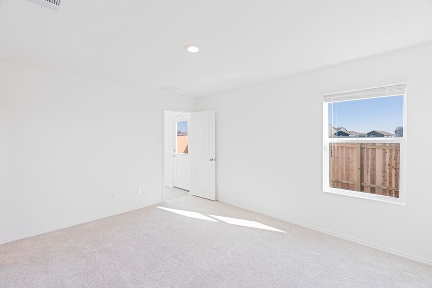 Building Photo - 241 Kings Row Ln