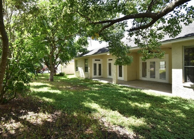 Building Photo - Lovely Remodeled 4/2 Home
