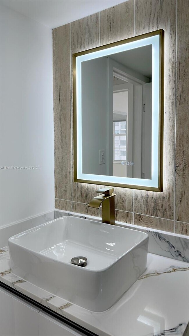 Building Photo - 18071 Biscayne Blvd