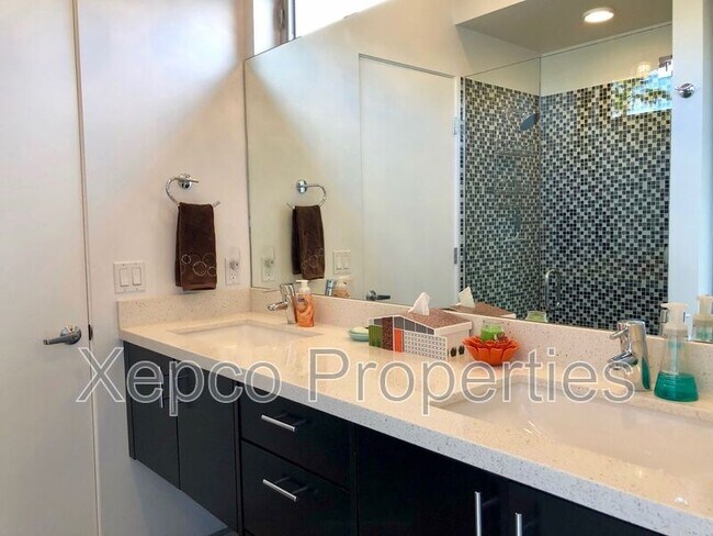 Building Photo - 2706 Alexander Club Dr