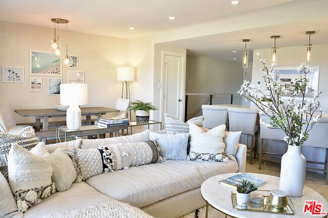 Building Photo - 23908 De Ville Way