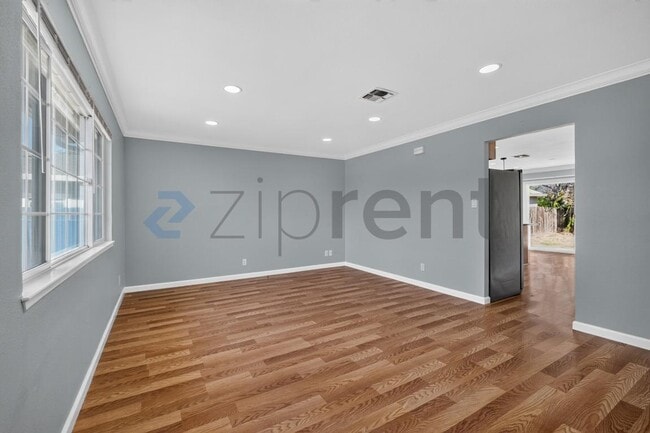 Building Photo - 533 Don Carlos Ct