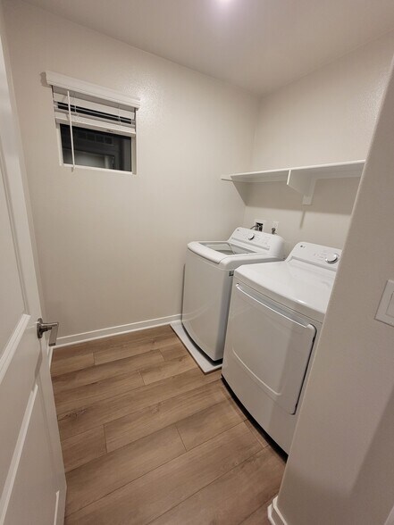 Building Photo - 9531 Hannah Way