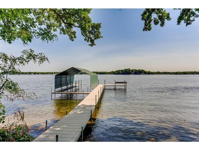 Building Photo - 18000 Breezy Point Rd